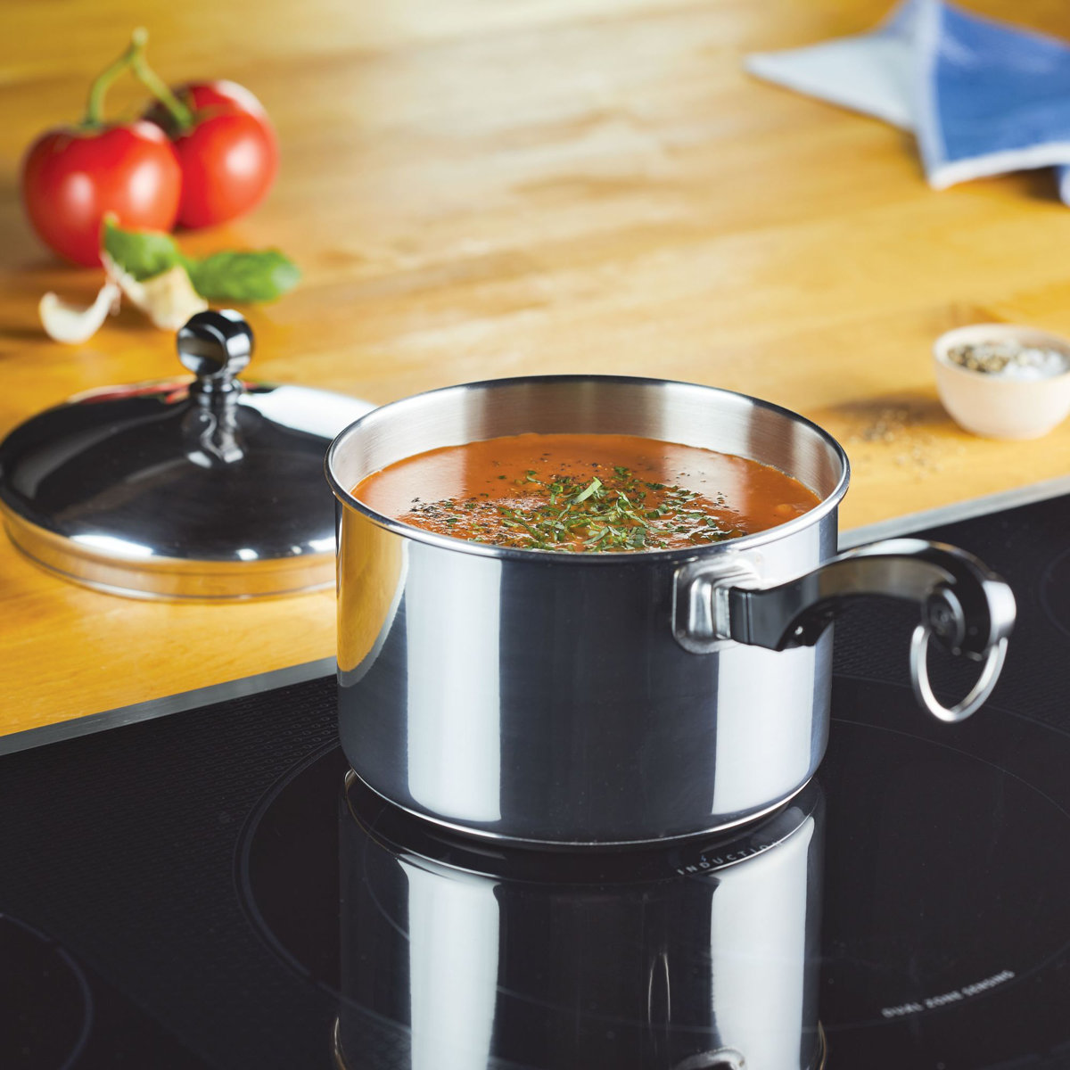 Farberware Classic Series Stainless Steel Sauce Pan with Lid, 2-Quart, Silver